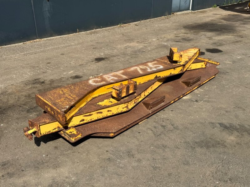 Caterpillar Tail gate 725