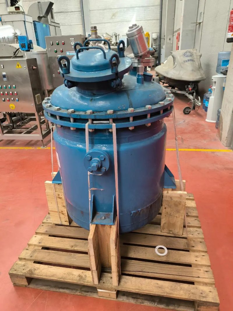 STAINLESS STEEL TANK 550 LITERS KOEHLER BOSSHARDT WITH SLEEVE