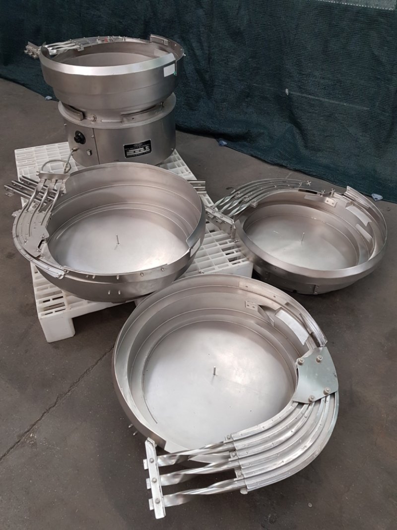 ALIMENTATORE VIBRANTE A TAZZA PER TAPPI – BAUSCH STROEBEL MOD. VWF650