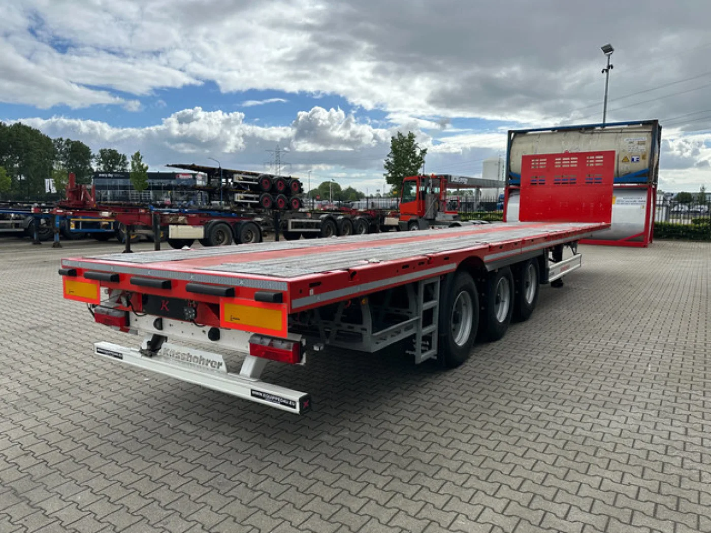 new and unused Heavy-Duty flatbed / 690cm extendable / steering axle / lift axle / twistlocks / timberstakes / NL-trailer / APK: 04-2027 - 6