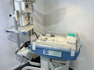 Dräger Babytherm 8004 Reantimationseinheit