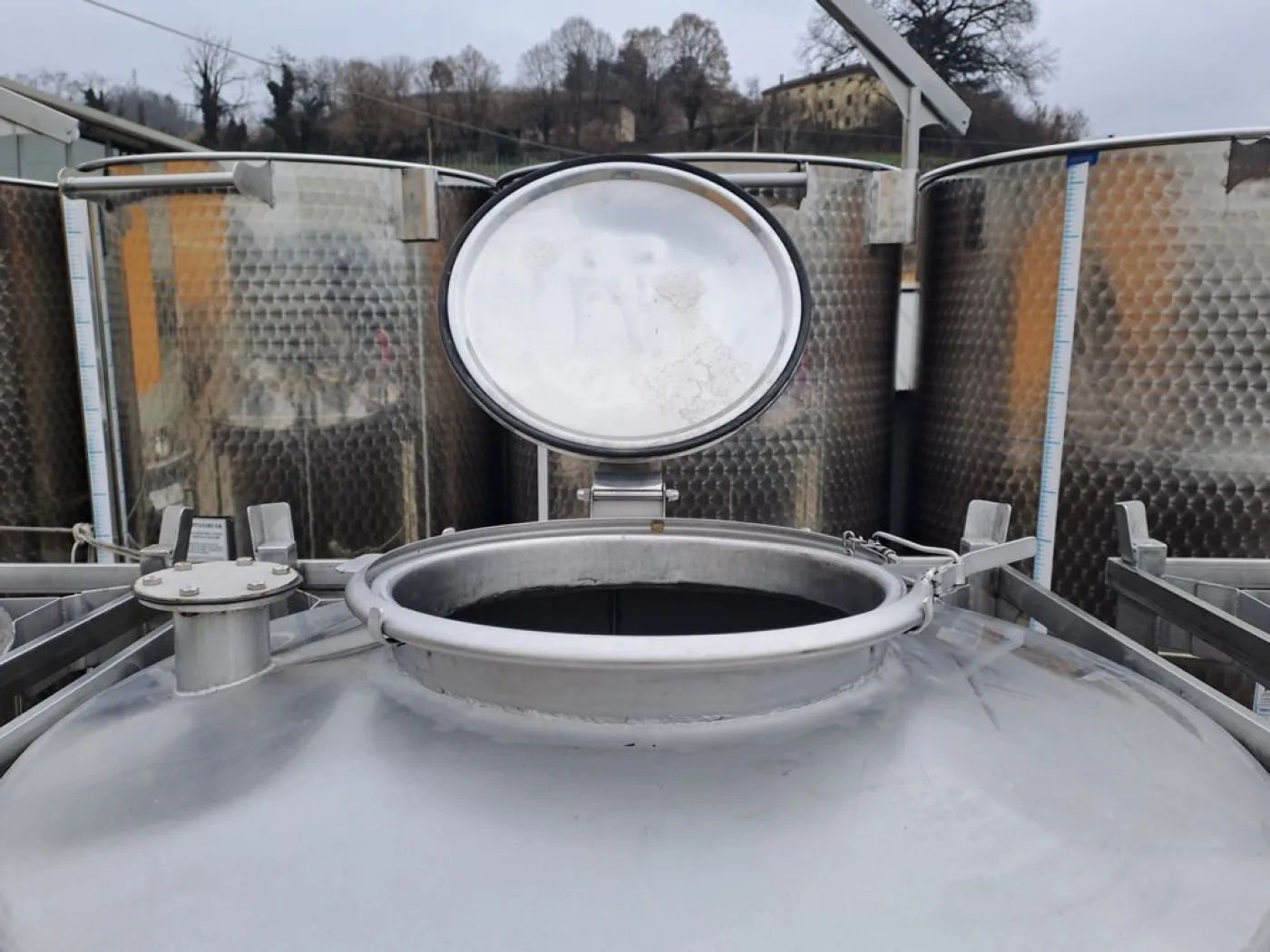 FORK-LIFTABLE/STACKABLE TANKS, CAPACITY 1000 LITERS, SECOND HAND EQUIPMENT - 6
