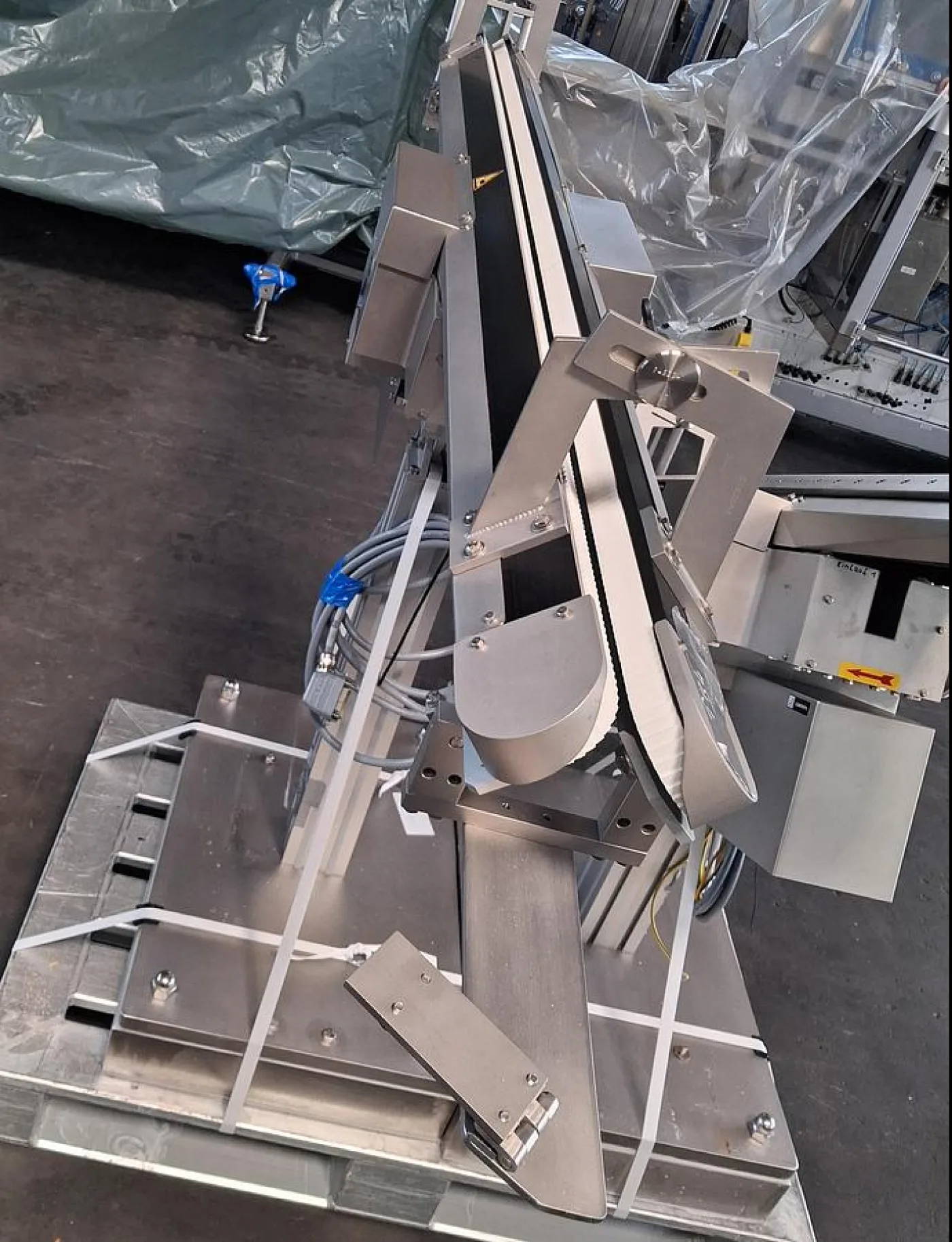 Inova Pharma Systems STS 2000 Edelstahl Zuführ- und Transportsystem - 5