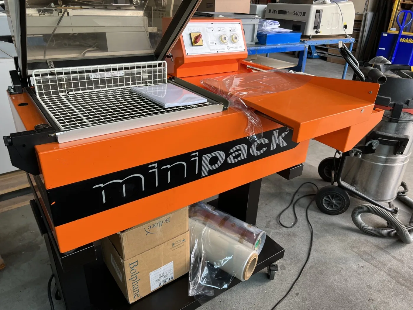 Mise sous plastique Minipack FM 75 - 3