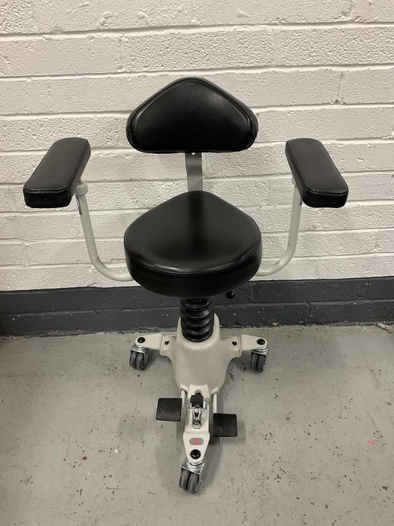 Stryker 830 Surgistool II