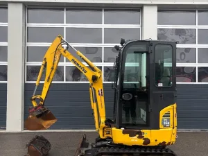 Komatsu PC16R BJ 2018 1770kg Minibagger mit 3 Löffel Bagger N345