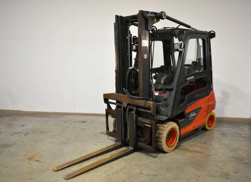 Frontstapler Linde E 30 387 (2013)