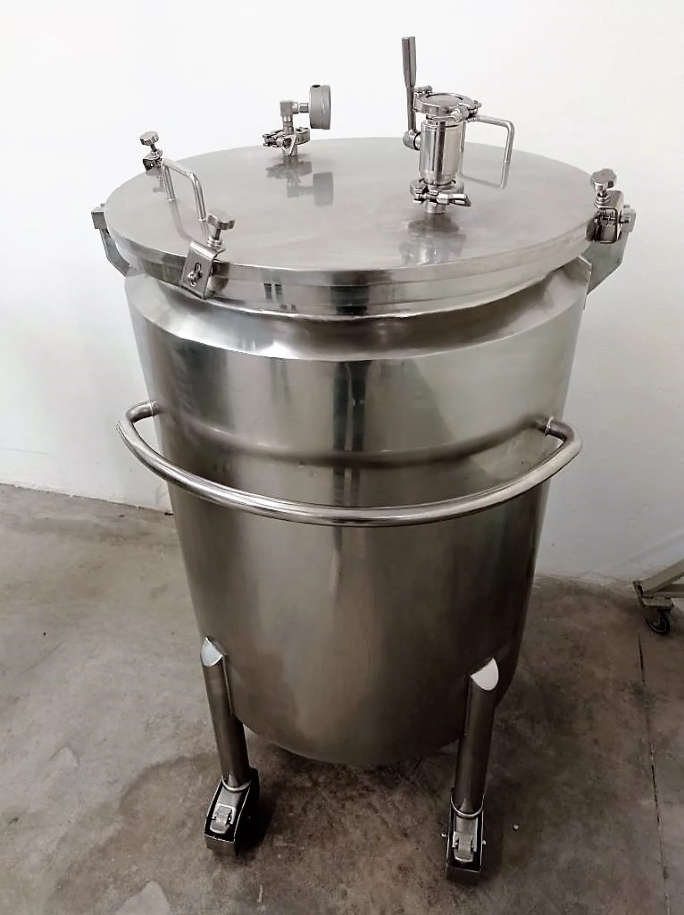 SERBATOIO CARRELLATO 240 LT - 1