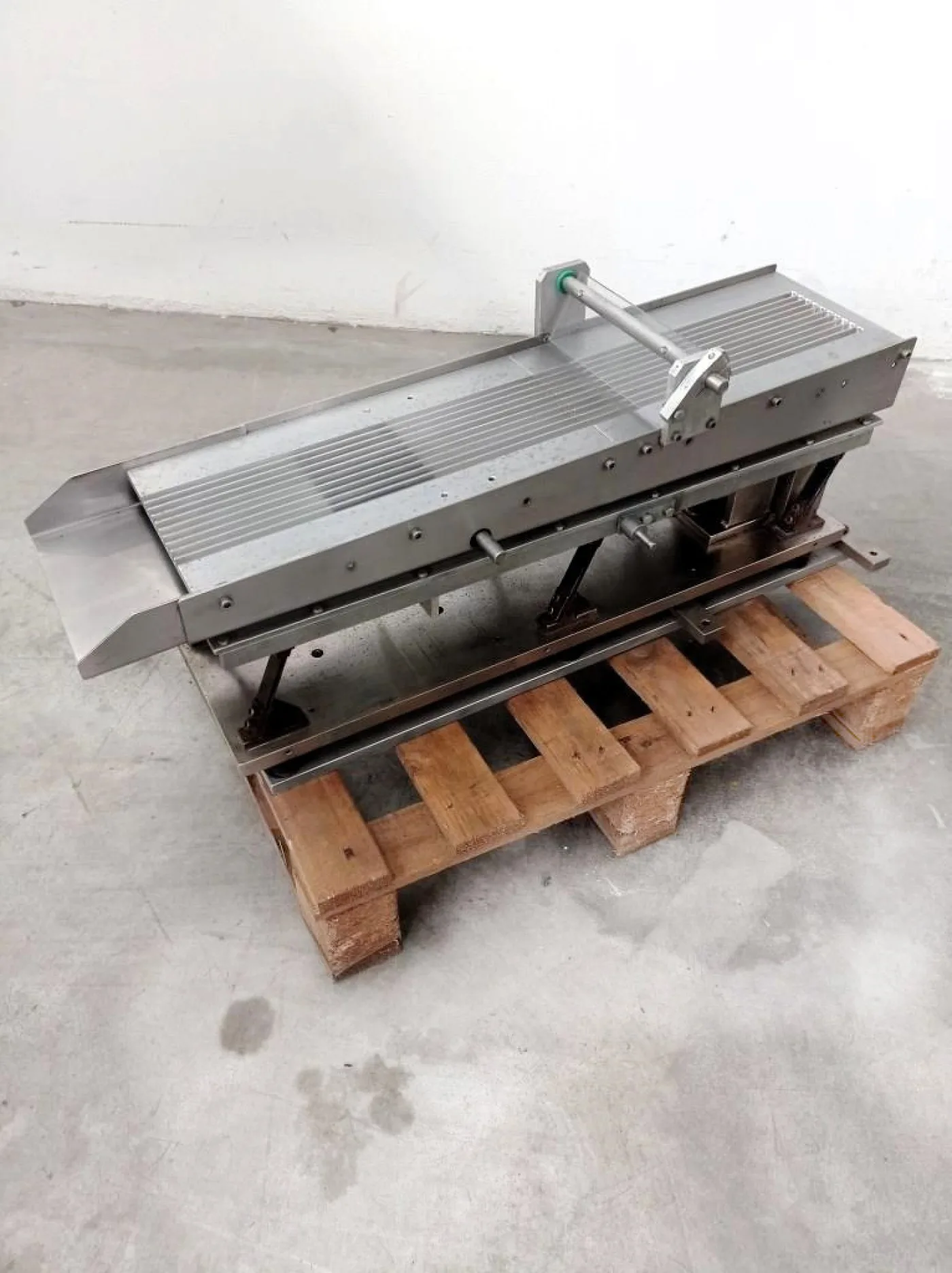 ALIMENTATORE VIBRANTE PER COMPRESSE - 5
