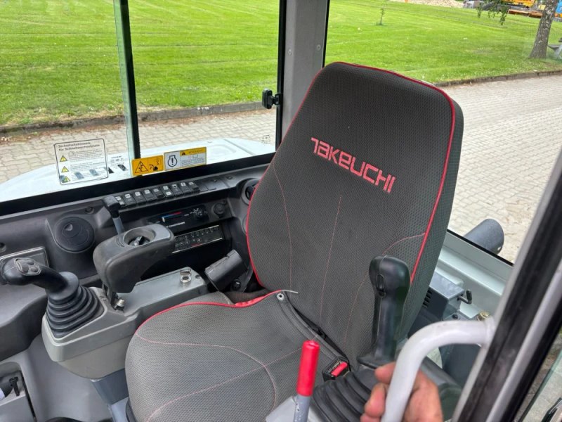 Takeuchi - TB 240