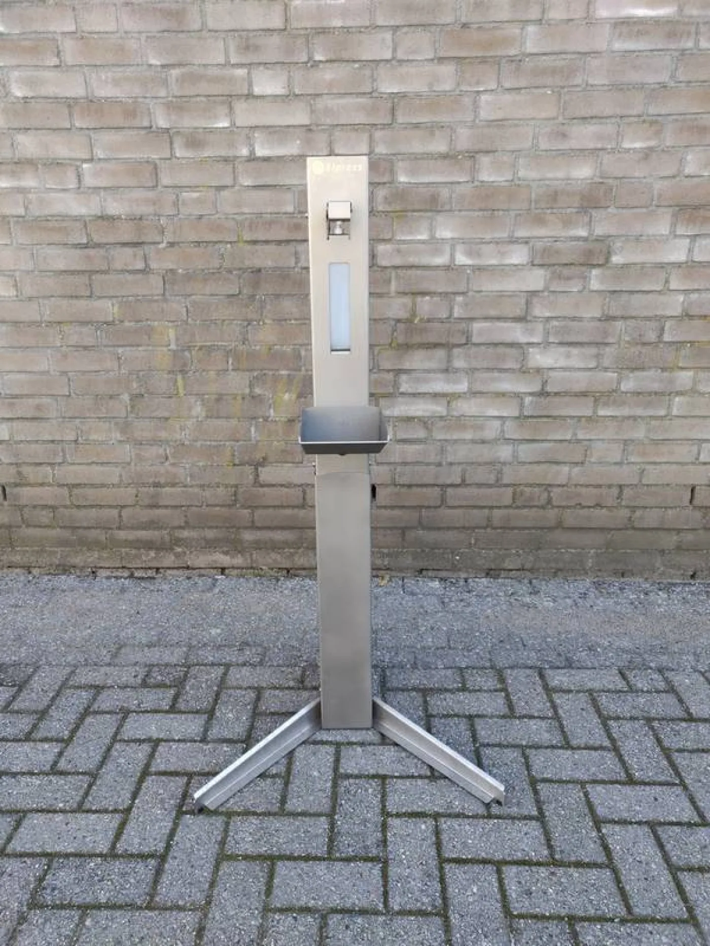 Hand sanitizer dispenser pole - Desinfection - 3