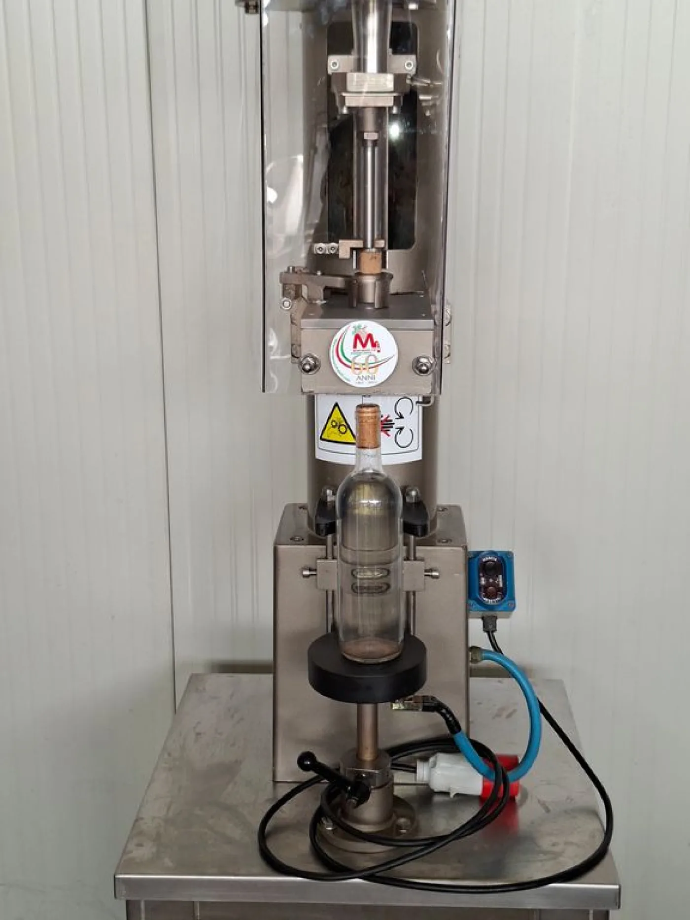 SEMIAUTOMATIC CORKING MACHINE MONTANARO F.LLI, FOR NATURAL CORK, 380 VOLT, SECOND-HAND MACHINE - 2