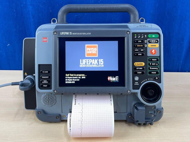 Physio-Control Lifepak 15 Monitor YOM: 2018 REF: 99577-001382