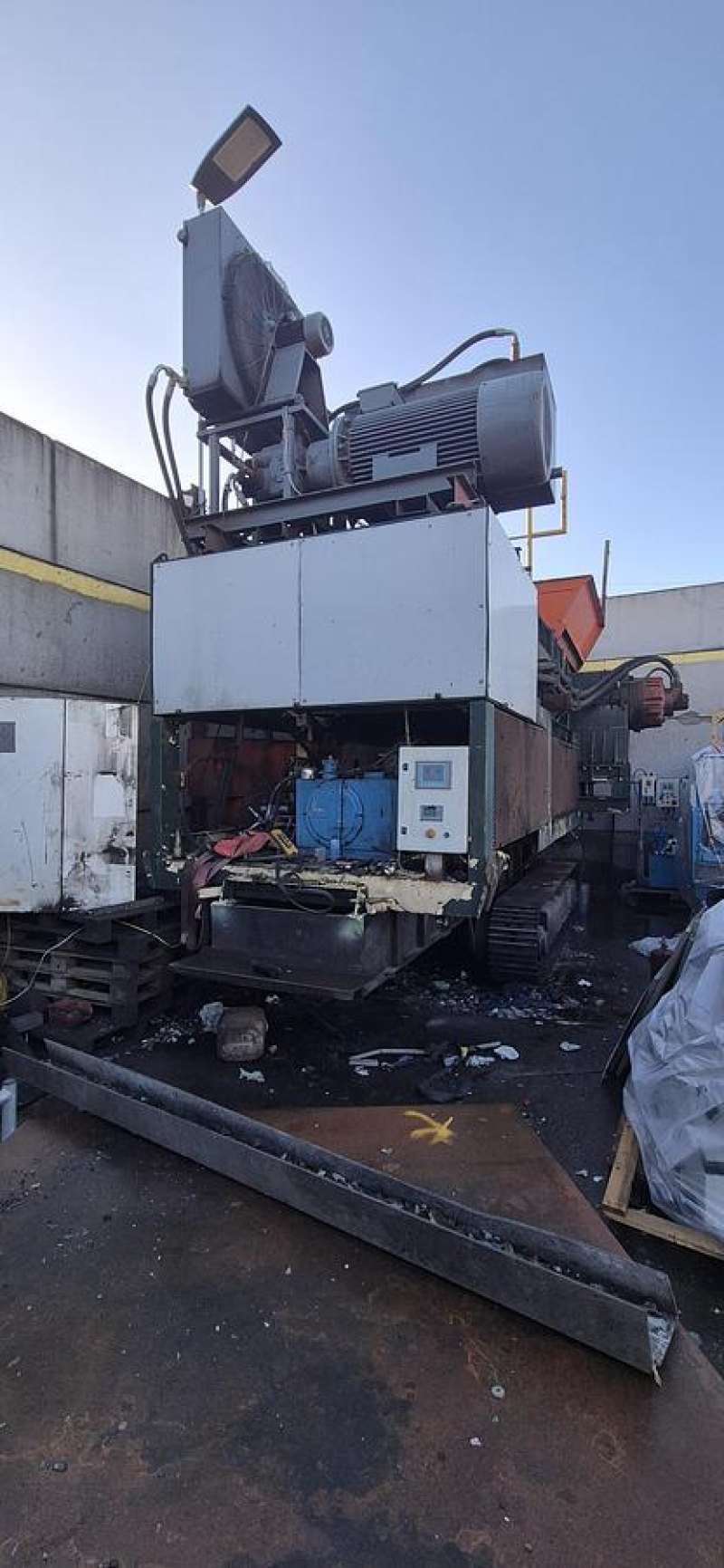 2020 Mobile Tracked Electric Single-shaft Shredder