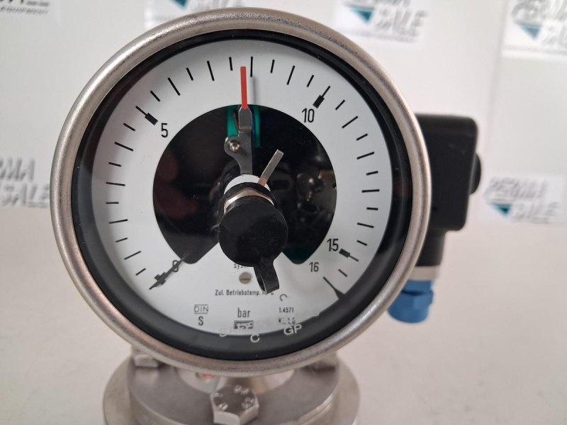 WIKA 831.1 Pressure Gauge 0–12 bar with Inductive Contact Switch