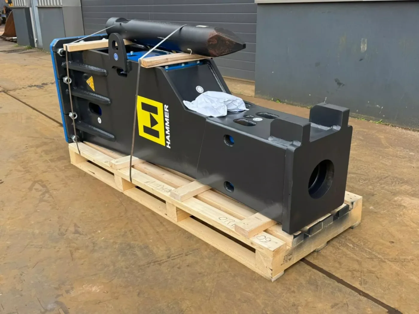 Hammer HS3200 fits 30-47 Ton excavator - 3