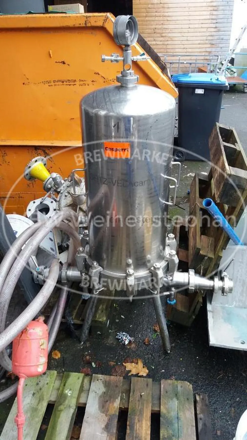 Trap filter housing