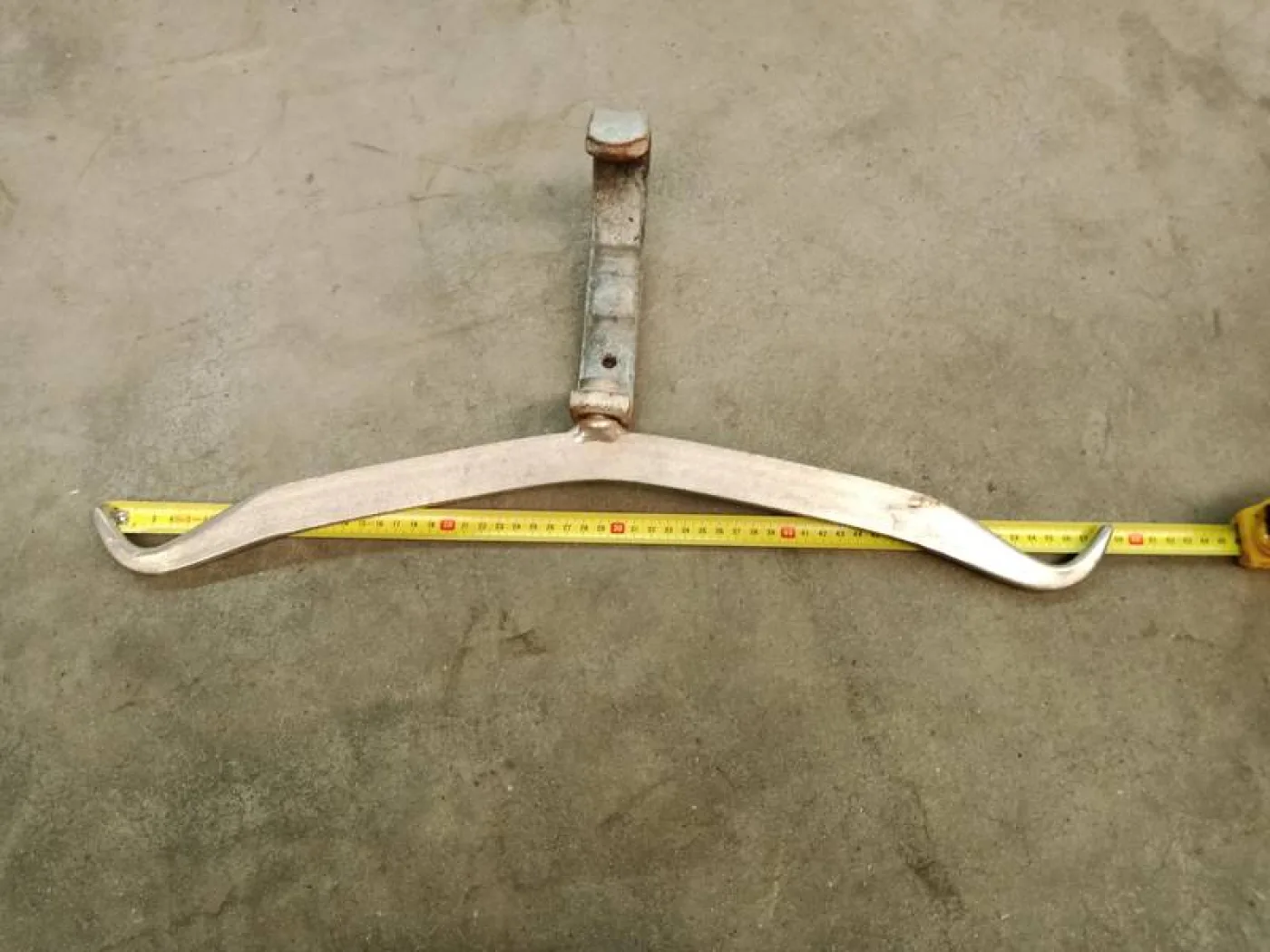 Sliding gambrel hooks - 5