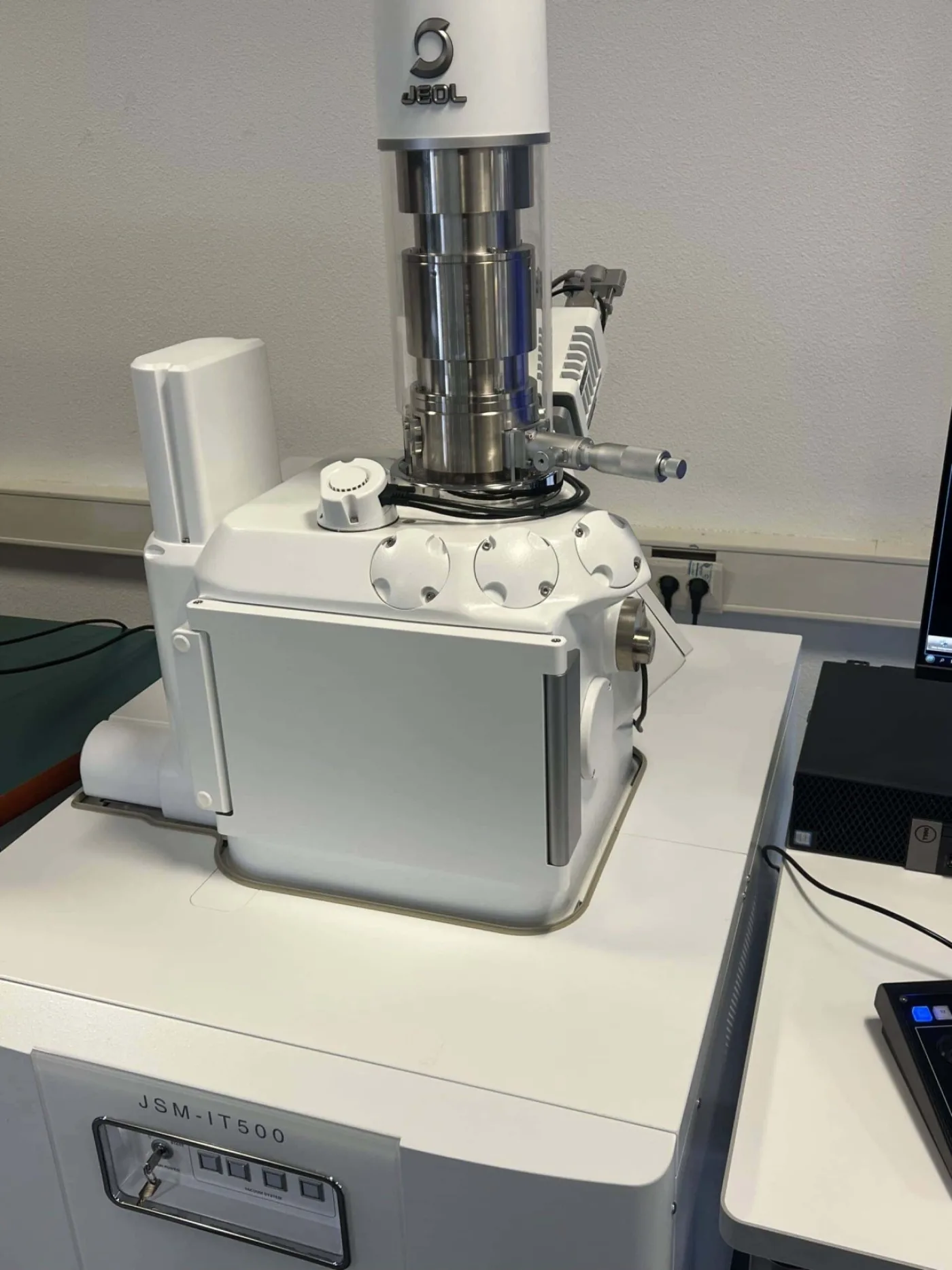 Jeol JSM-IT500 InTouchScope Scanning Elektronen Microscoop - 1