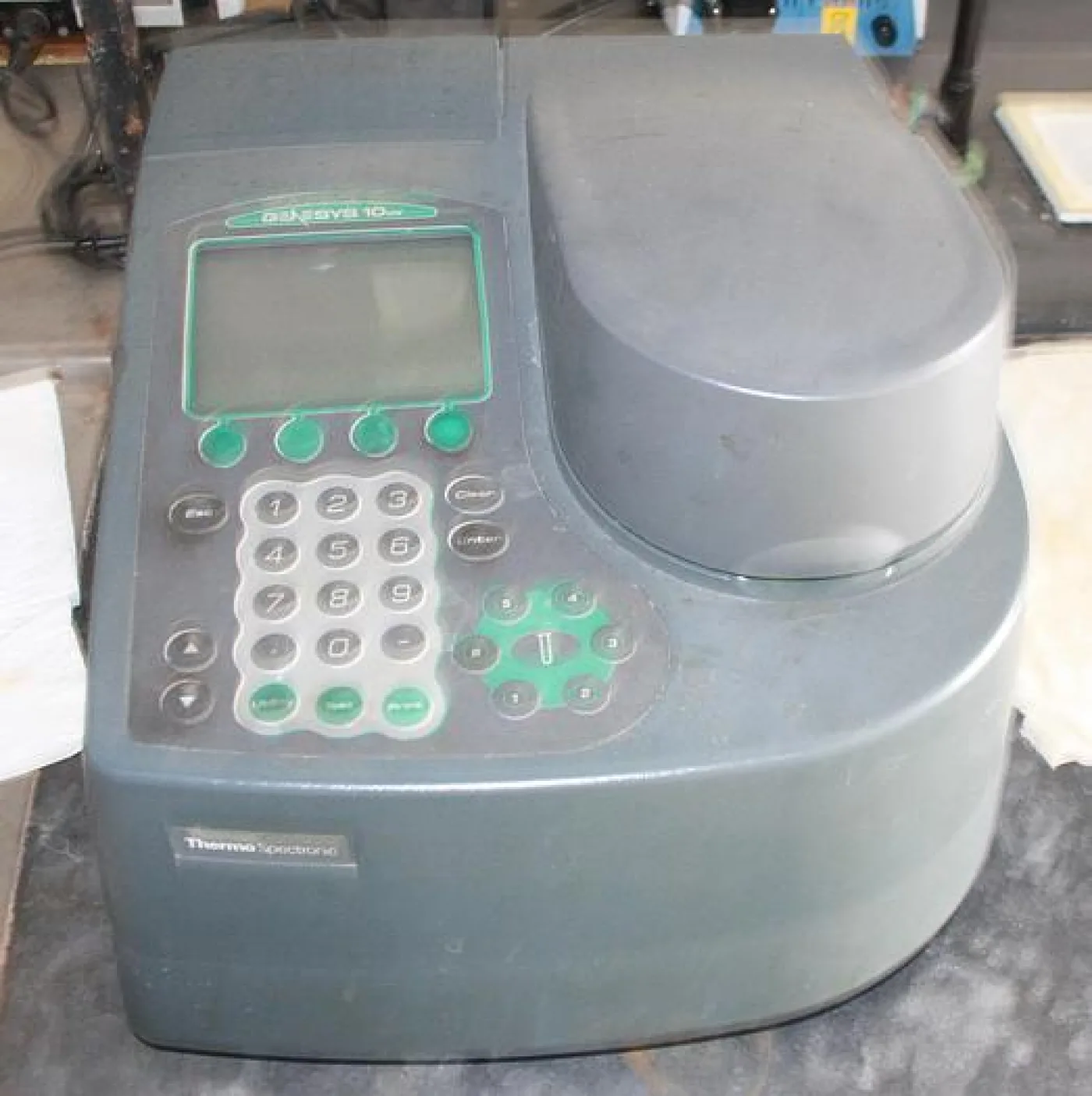 Espectrofotómetro UV visible Thermo Scientific™ GENESYS 10S - 1
