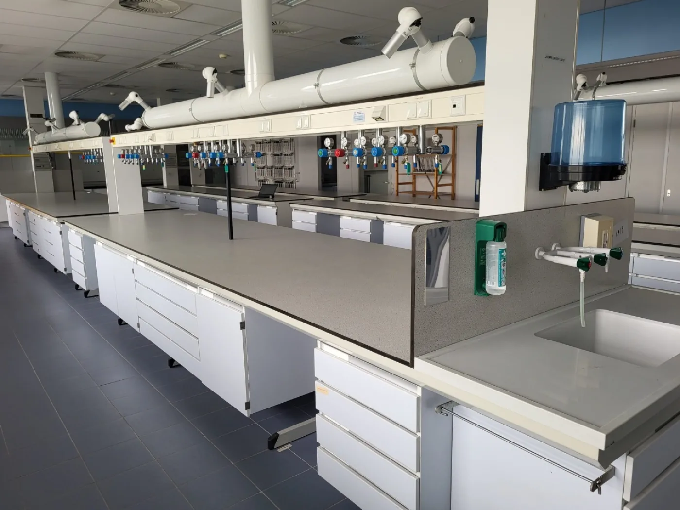 1919 – Used S+B Island table (600 cm) - 3