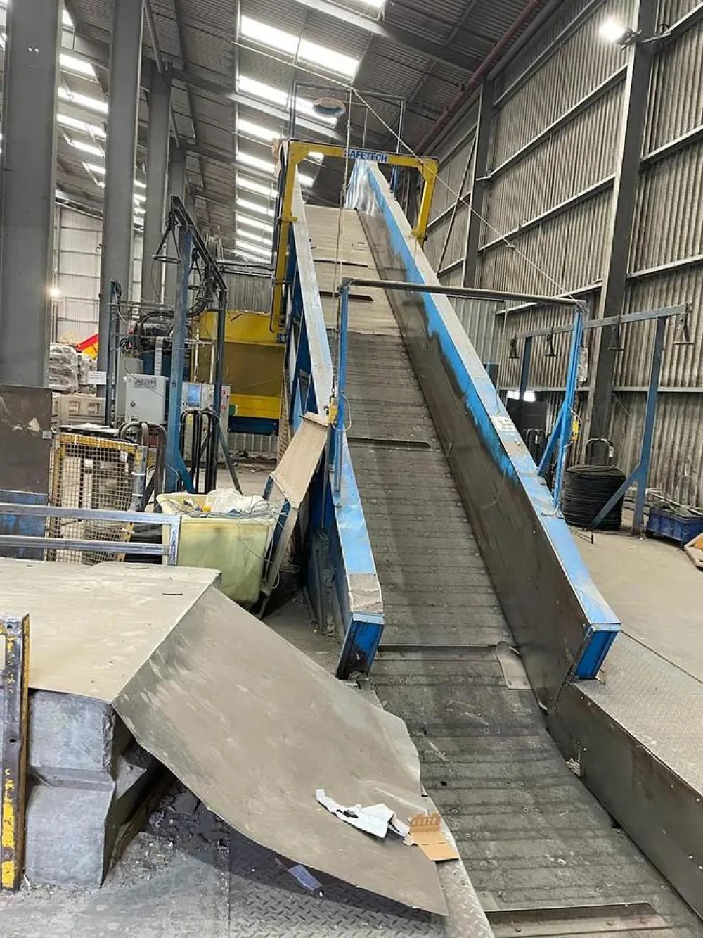 Persona Baler And Conveyor