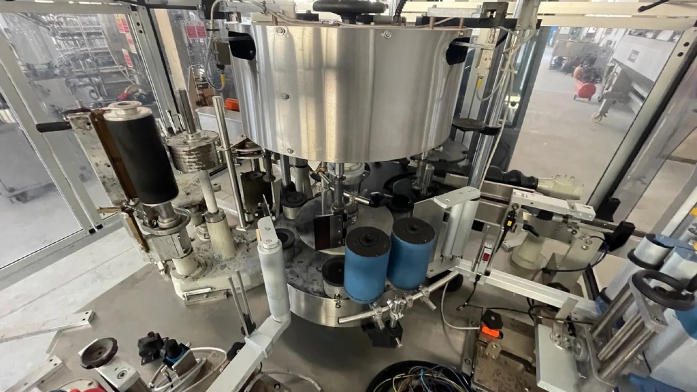 P.E. LABELLING MACHINE MODEL PRATICA 540, 6 LOCKING HEADS, 3 LABELING STATIONS, SECOND-HAND MACHINE - 4