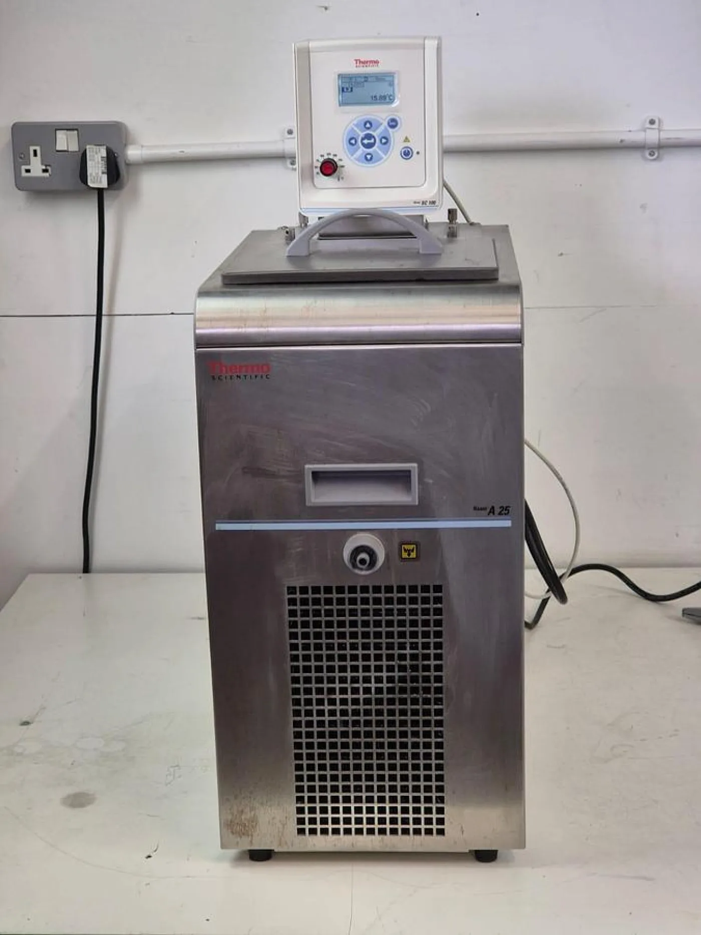 Thermo Scientific Haake SC100 Water Bath + Immersion Circulator - 1