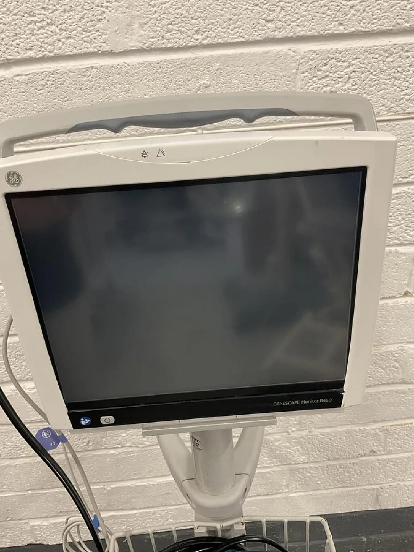 GE Carescape B450 with CO2 on mobile stand - 4