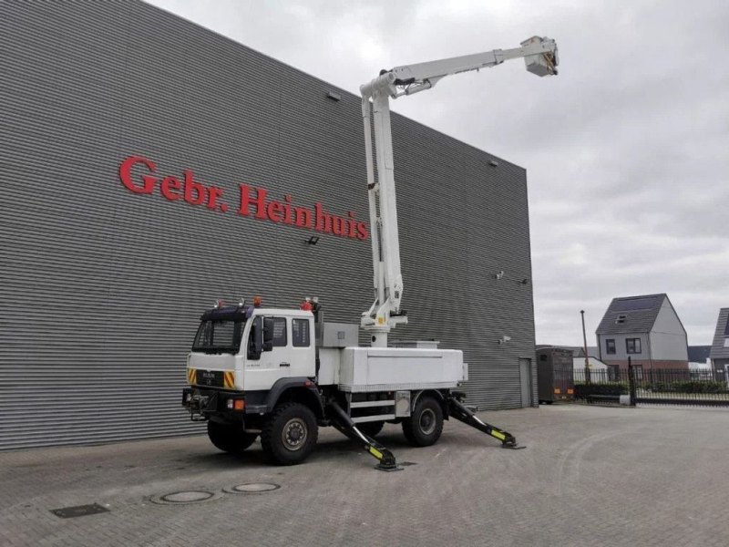 MAN LE 18.280 4x4 Altec TA 60 3 Persons 20.3 meter 46 kV Isolated!