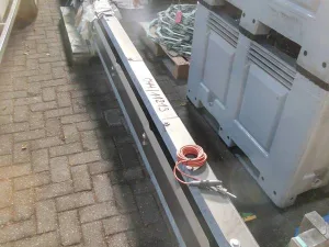Singeing unit cooling rail
