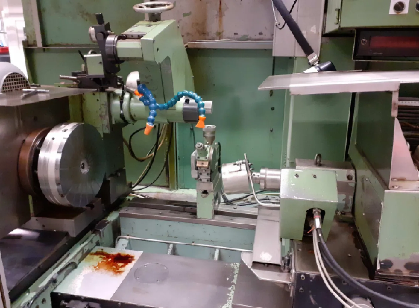 Internal Grinding Machine – VOUMARD 251 X4 Y/550 - 1