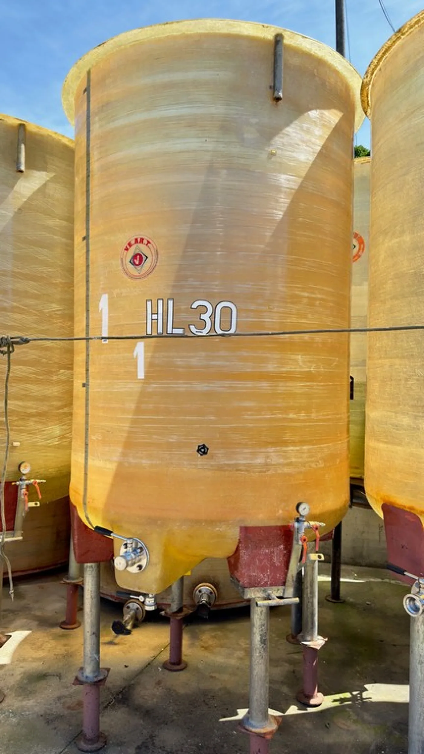 SERIES OF FIBERGLASS TANKS PNEUMATIC MODEL, ON LEGS, WITH AND WITHOUT DOOR, CAPACITY HL 30 AND HL 40 ABOUT, SECOND-HAND EQUIPMENTS - 6
