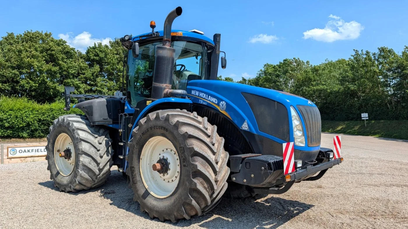 2011 New Holland T9.560 4WD Articulated Tractor - 1