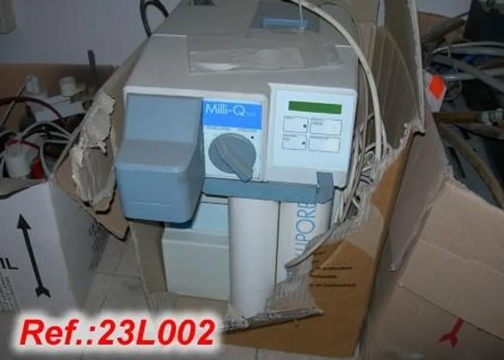 EQUIPO DE TRATAMIENTO DE AGUA DE LABORATORIO "MILLIPORE" MILLI-Q PLUS