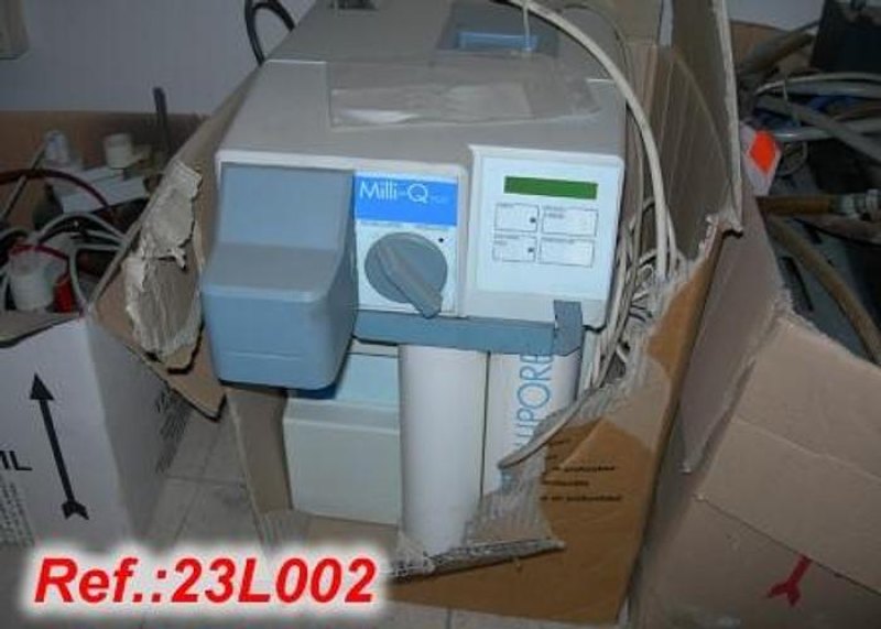 EQUIPO DE TRATAMIENTO DE AGUA DE LABORATORIO "MILLIPORE" MILLI-Q PLUS