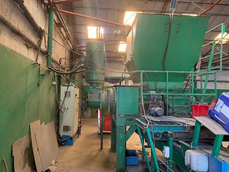 Twin-shaft Shredder W/Ram Feed