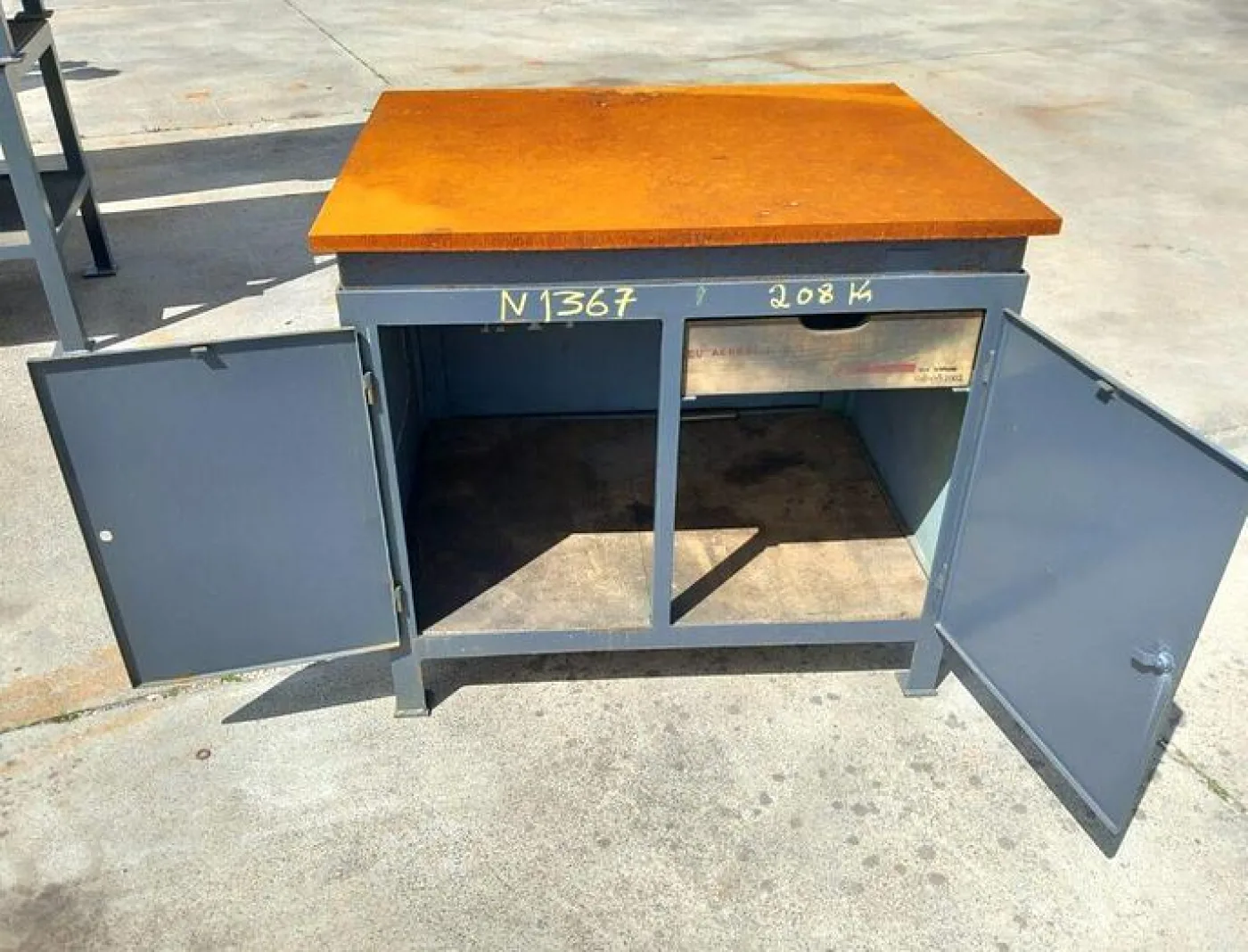 Bancada de trabalho de ferro - 2