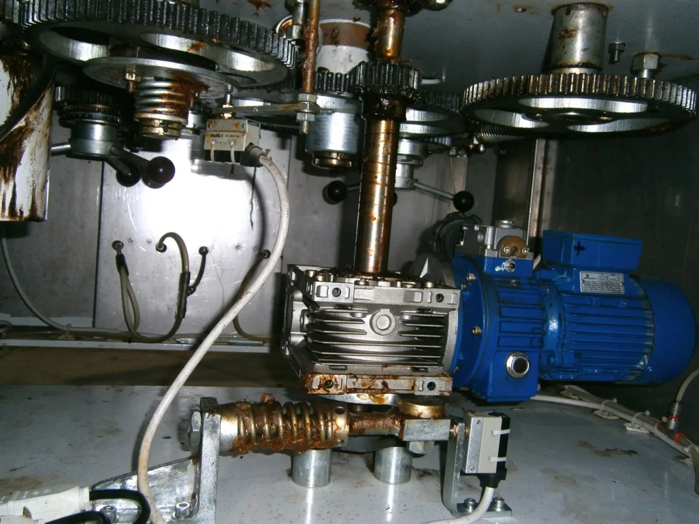 LABELLING MACHINE ETICAP SYSTEM 3 LOACKING HEADS 2 STATIONS FOR APPLY LABEL AND BACK LABEL SECOND-HAND MACHINE - 6