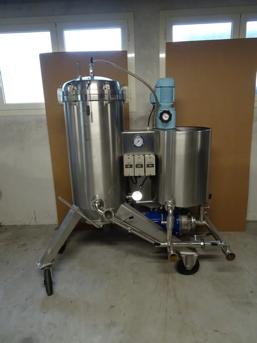 FILTER VELO KIESELGUHR, 5 MQ, VERTICAL SHEET, WITH DRY EXHAUST SYSTEM WITH VIBRATOR, SECOND-HAND MACHINE