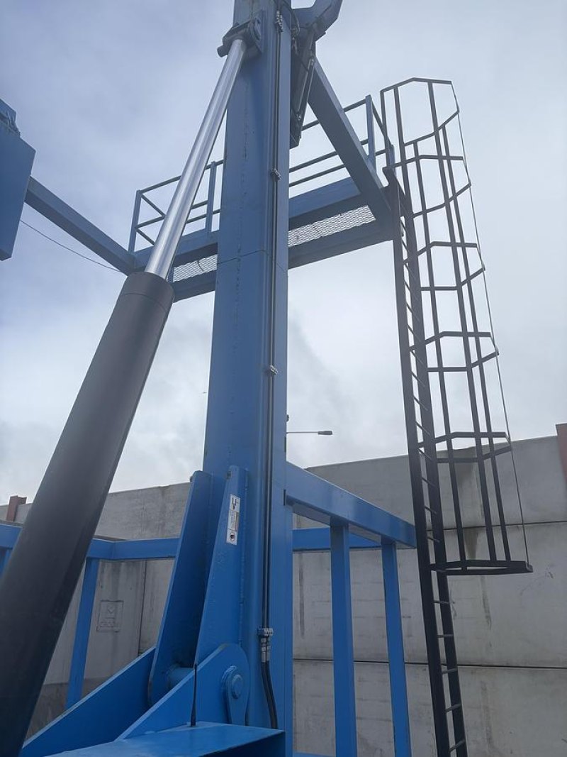 Fabcon Mark 4 Remote Controlled Container Tilter