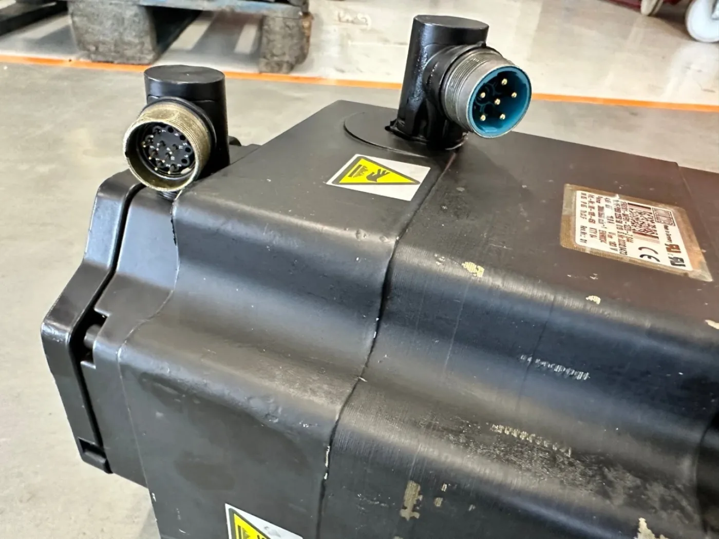 Kuka Servomotor 1FK6100-8AF91-1ZZ9-Z509 - 4