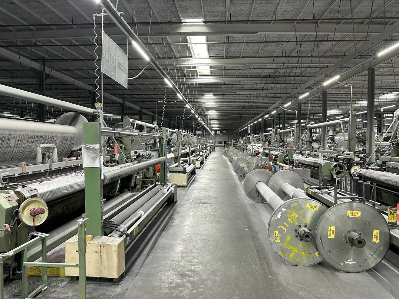 16x Sulzer - P7100 P 430 N1 EP D1 projectile weaving looms - 3