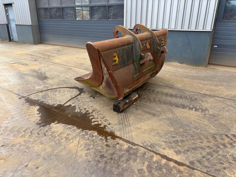Trapezoidal bucket CW 40