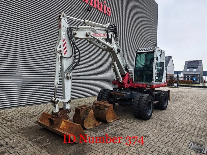 Takeuchi TB175W 3 Buckets!