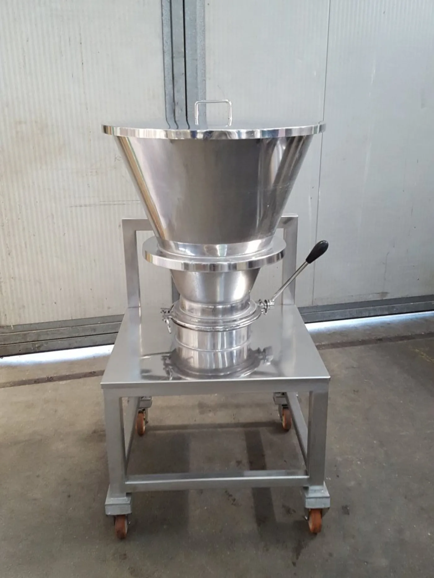 TRAMOGGIA DI ALIMENTAZIONE CON CARRELLO - 1