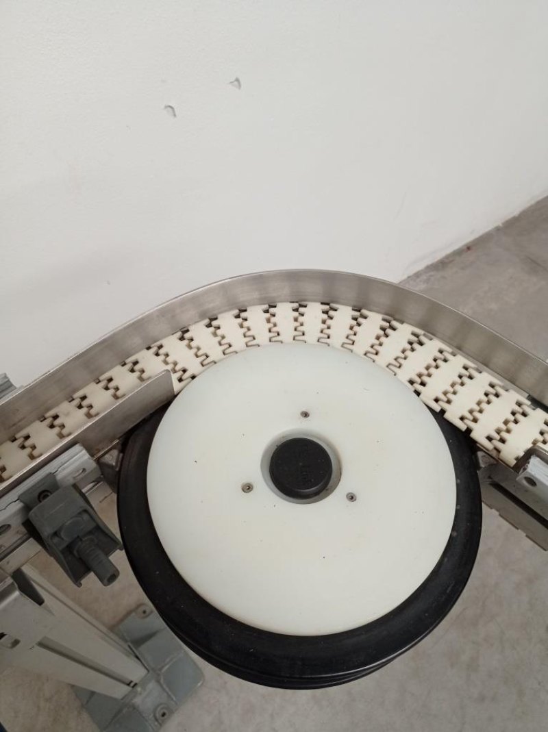 NASTRO TRASPORTATORE A TAPPARELLE CURVO MOTORIZZATO – FLEXLINK