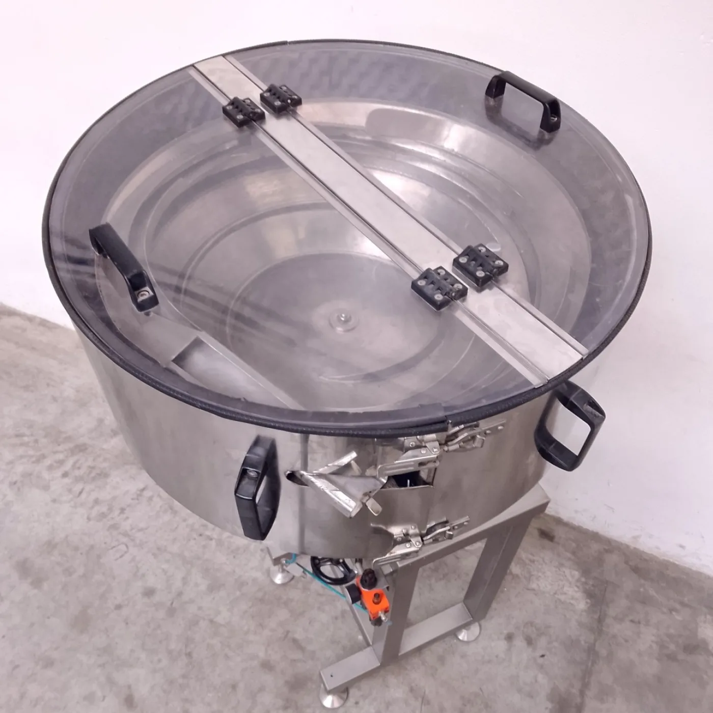 ALIMENTATORE VIBRANTE A TAZZA PER TAPPI – METECH - 5