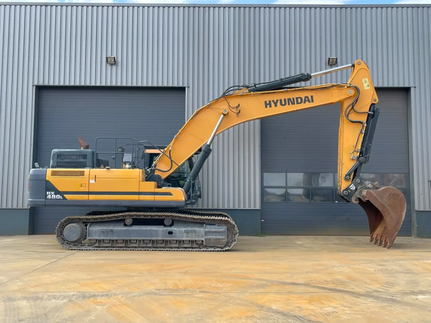 Hyundai HX480L - 6