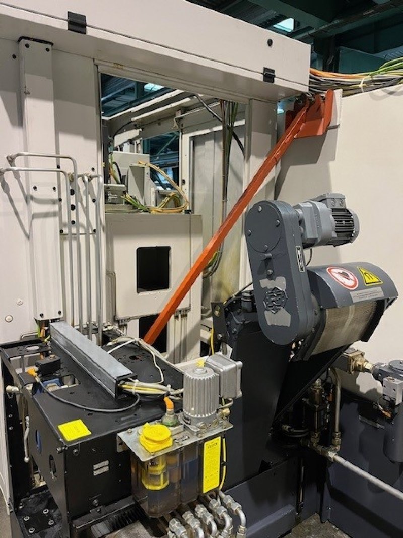 CNC Gear Hobbing Machine – LIEBHERR LC150